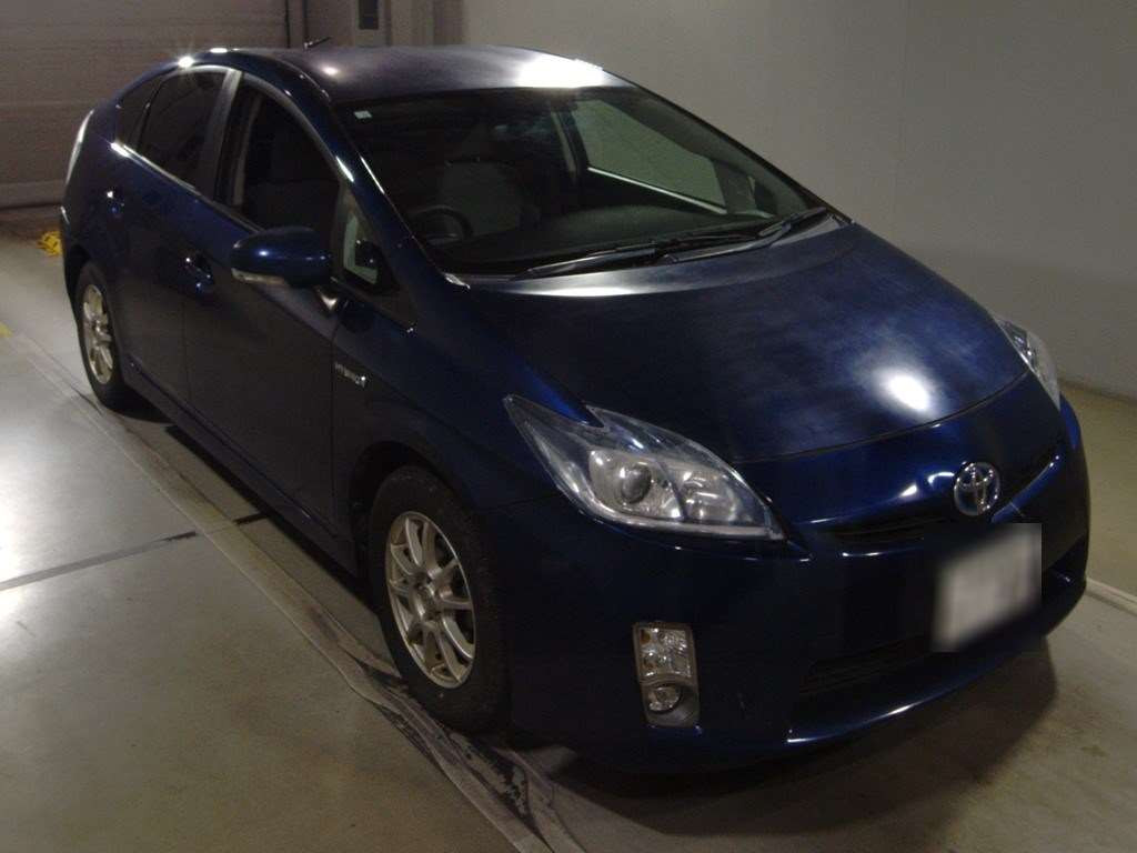 2010 Toyota Prius ZVW30[2]