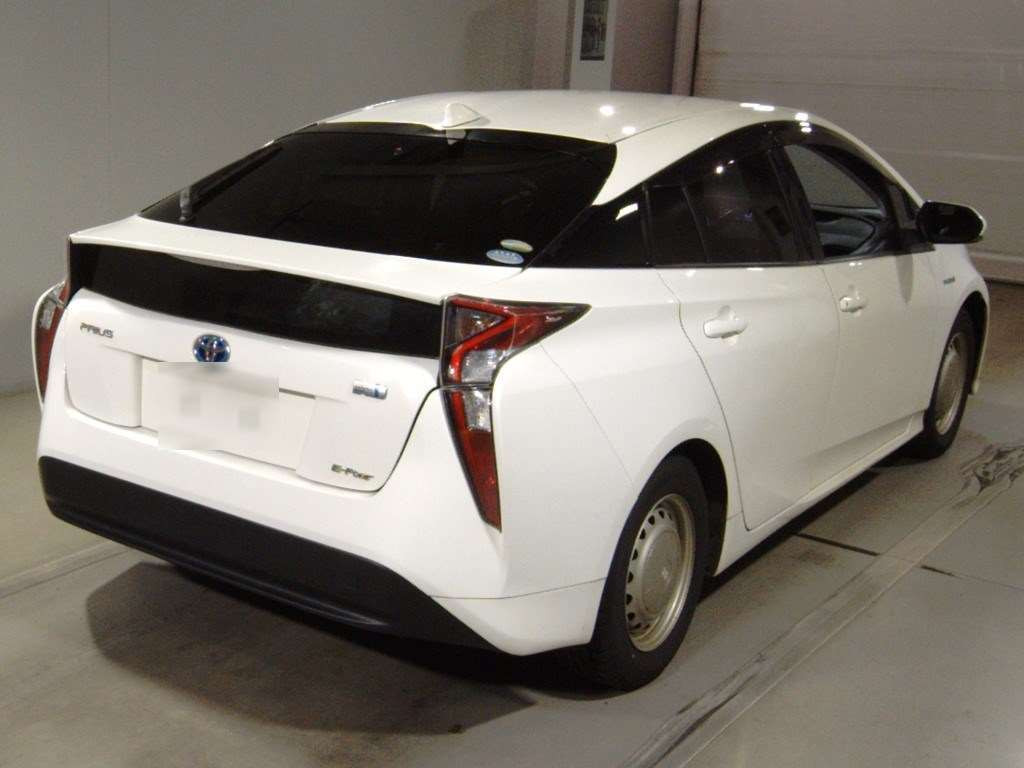 2018 Toyota Prius ZVW55[1]