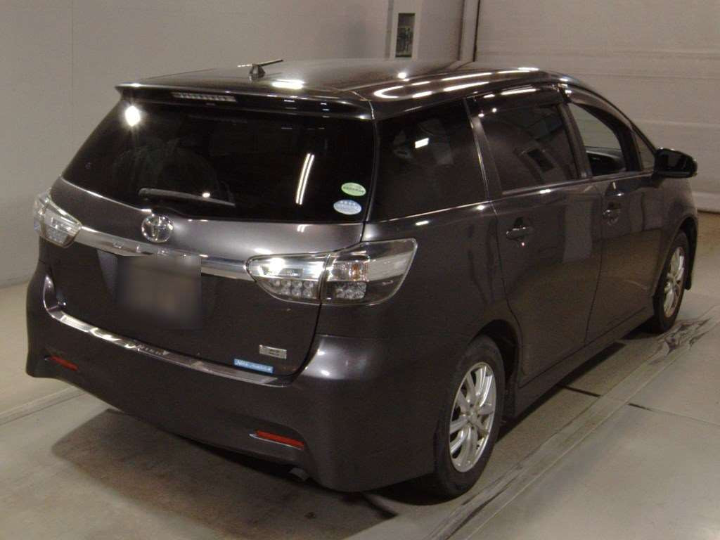 2013 Toyota Wish ZGE20W[1]