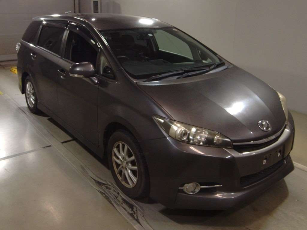 2013 Toyota Wish ZGE20W[2]