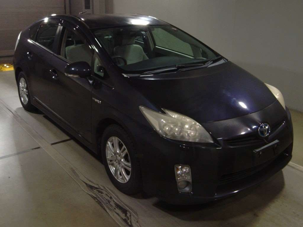 2011 Toyota Prius ZVW30[2]