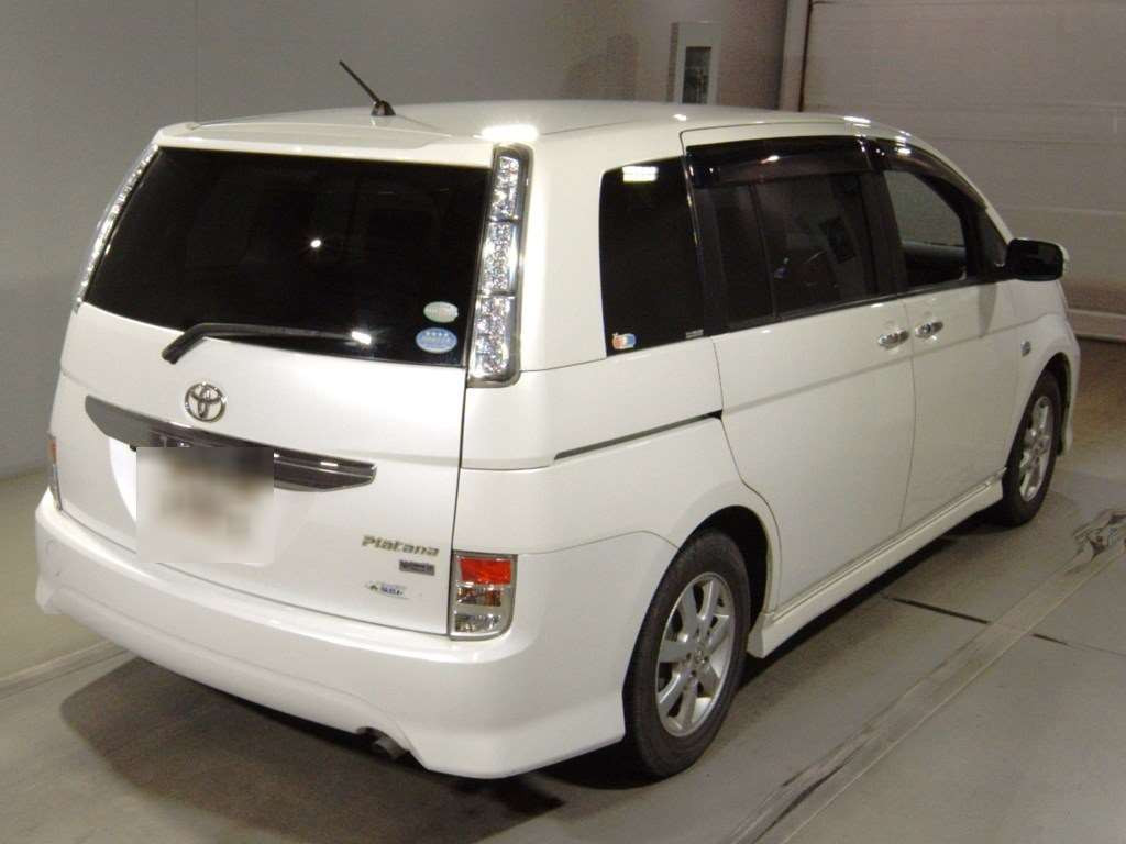 2012 Toyota Isis ZGM10W[1]