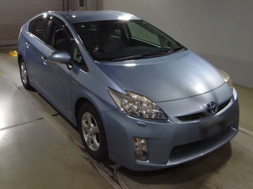 2011 Toyota Prius ZVW30[2]