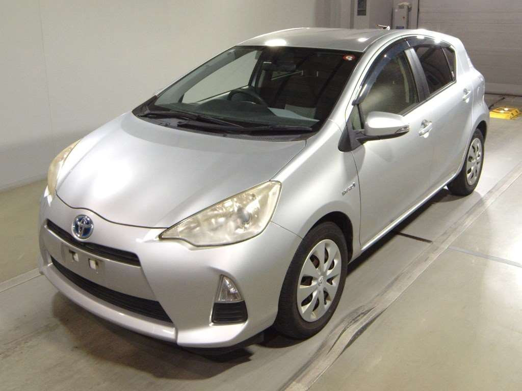 2012 Toyota Aqua NHP10[0]