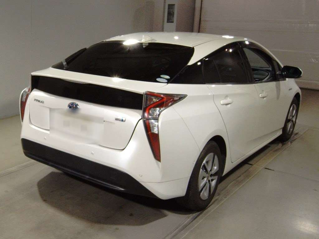 2018 Toyota Prius ZVW51[1]