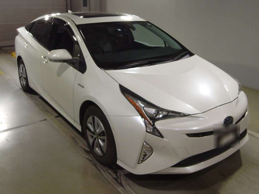 2018 Toyota Prius ZVW51[2]