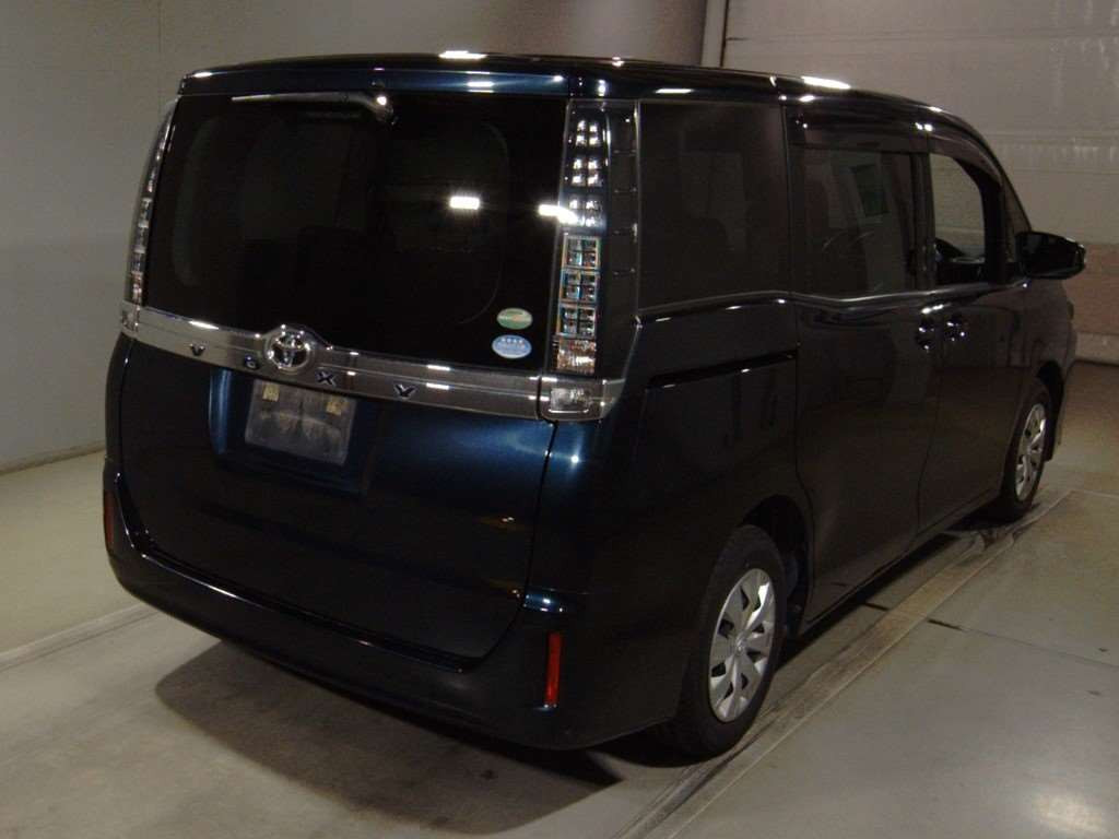 2015 Toyota Voxy ZRR80G[1]