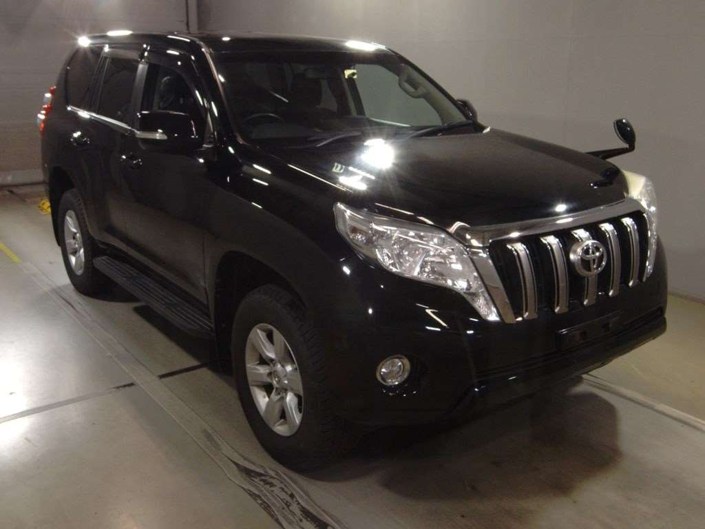 2017 Toyota Land Cruiser Prado TRJ150W[2]