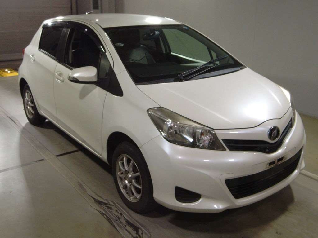 2011 Toyota Vitz NSP135[2]