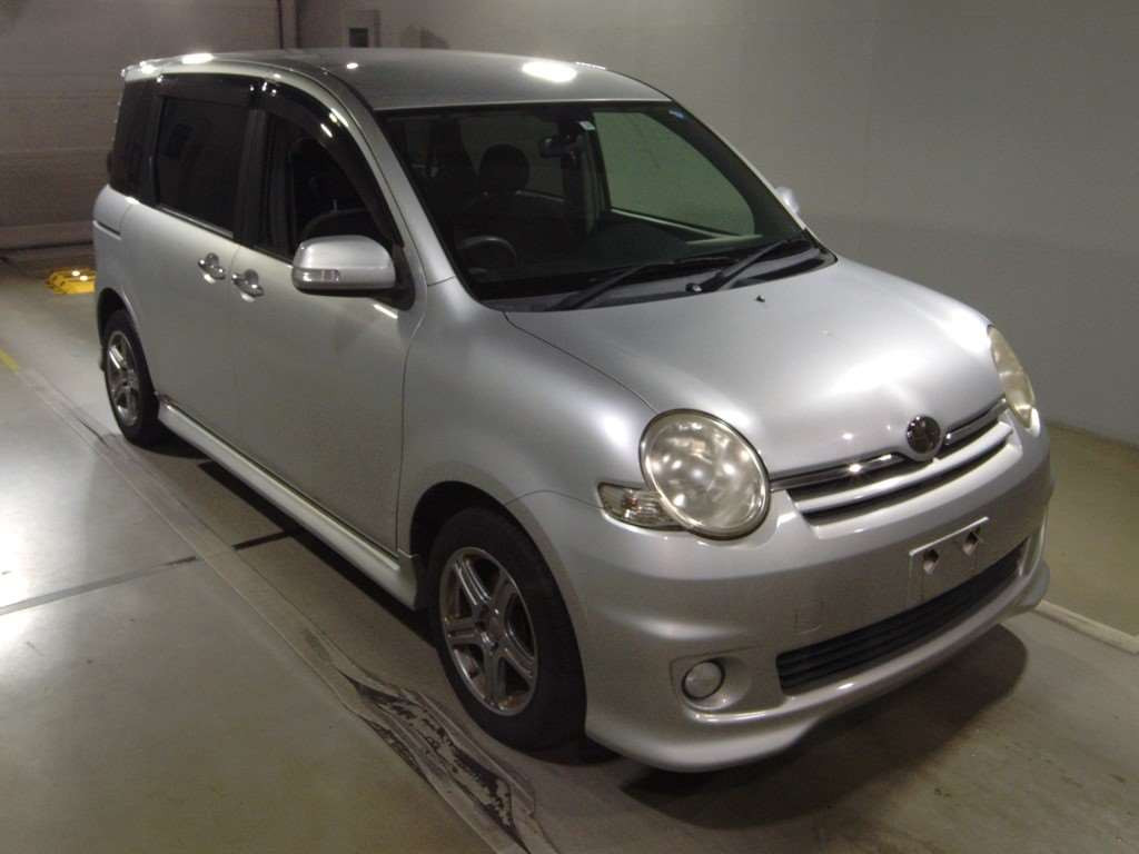 2009 Toyota Sienta NCP81G[2]