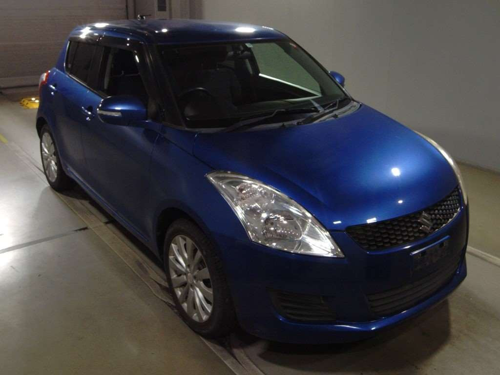 2011 Suzuki Swift ZC72S[2]