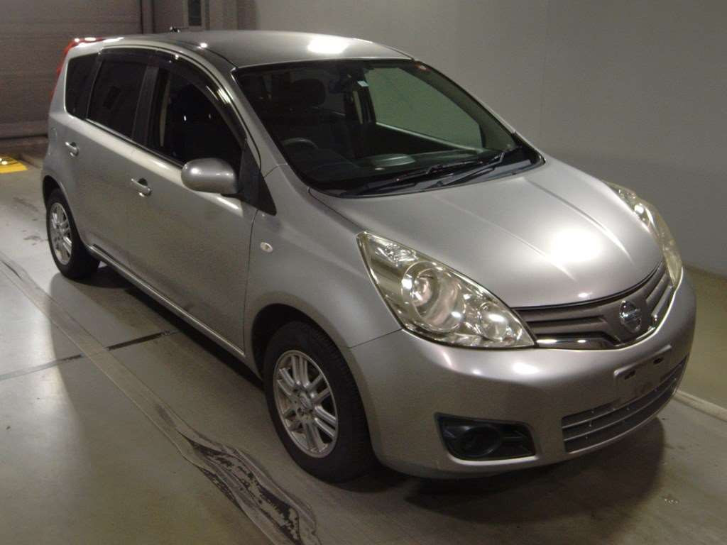 2010 Nissan Note E11[2]