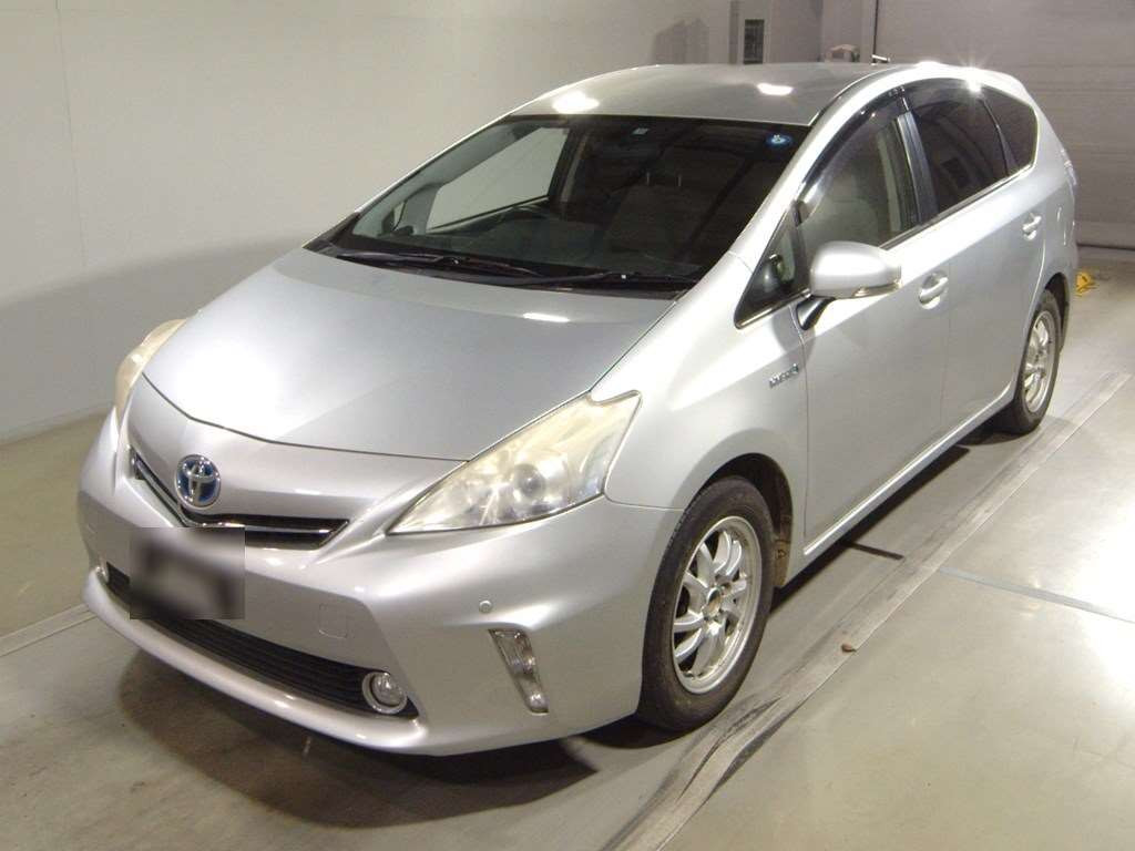 2011 Toyota Prius alpha ZVW41W[0]