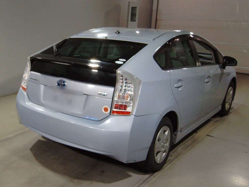 2010 Toyota Prius ZVW30[1]