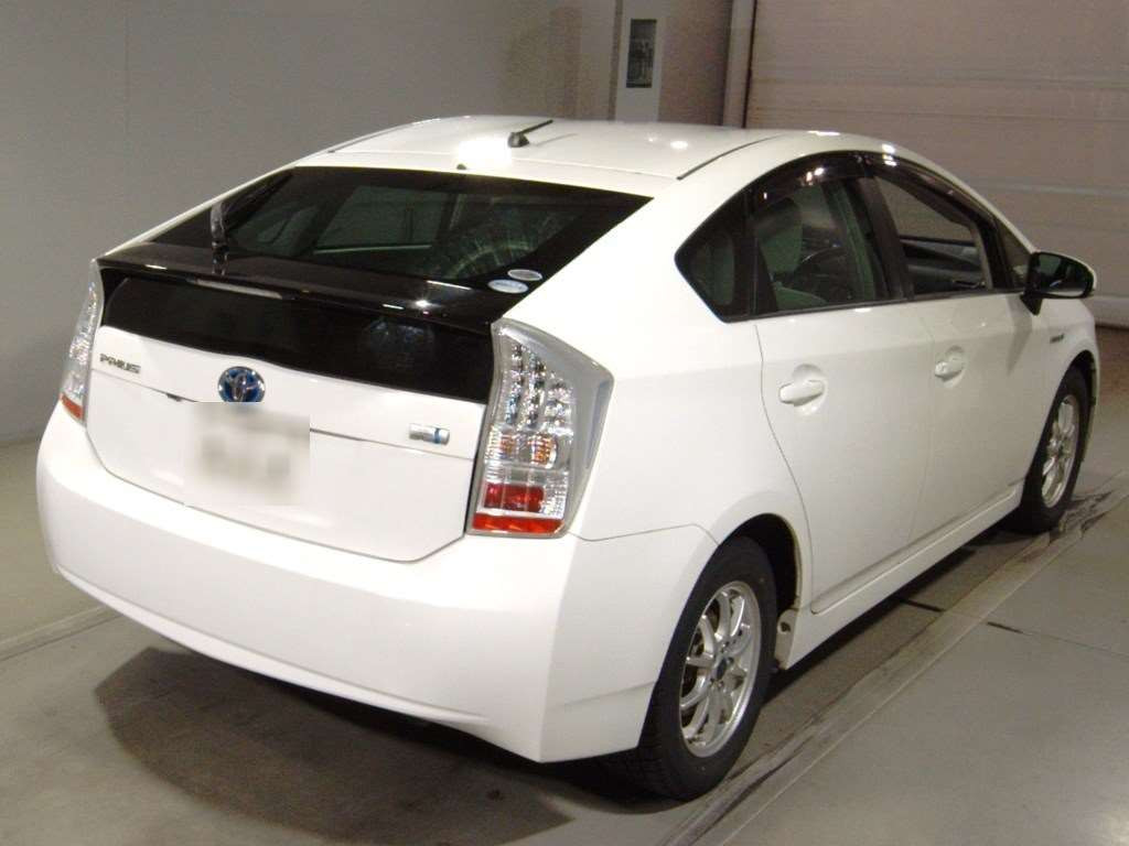 2010 Toyota Prius ZVW30[1]