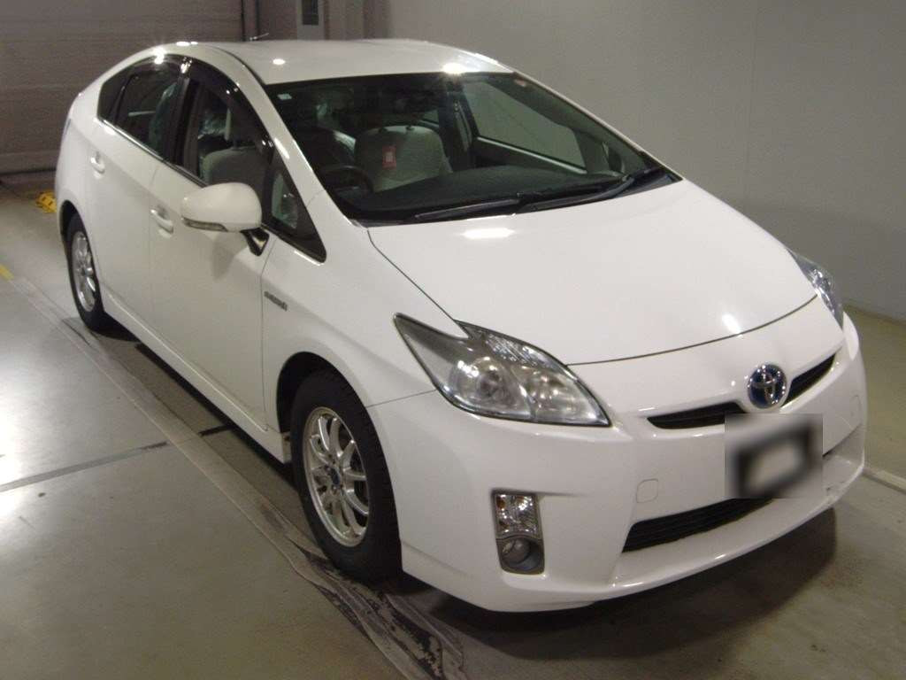 2010 Toyota Prius ZVW30[2]