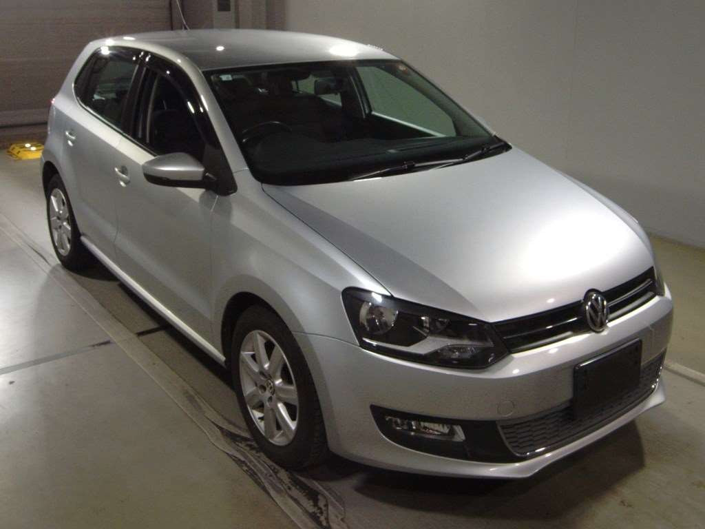 2010 Volkswagen Polo 6RCBZ[2]