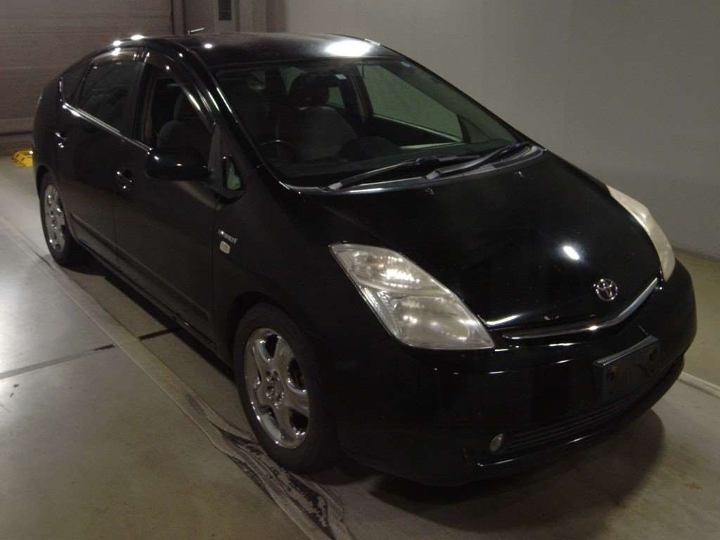 2005 Toyota Prius NHW20[2]