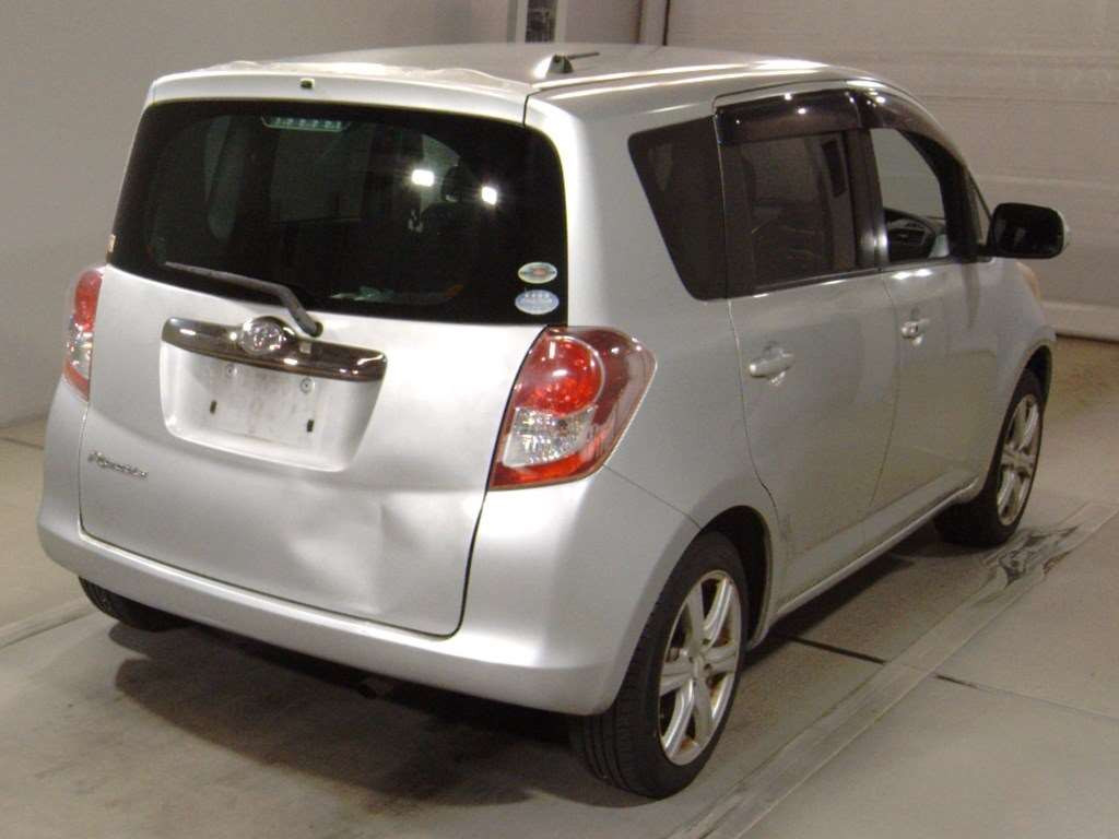 2009 Toyota Ractis SCP100[1]