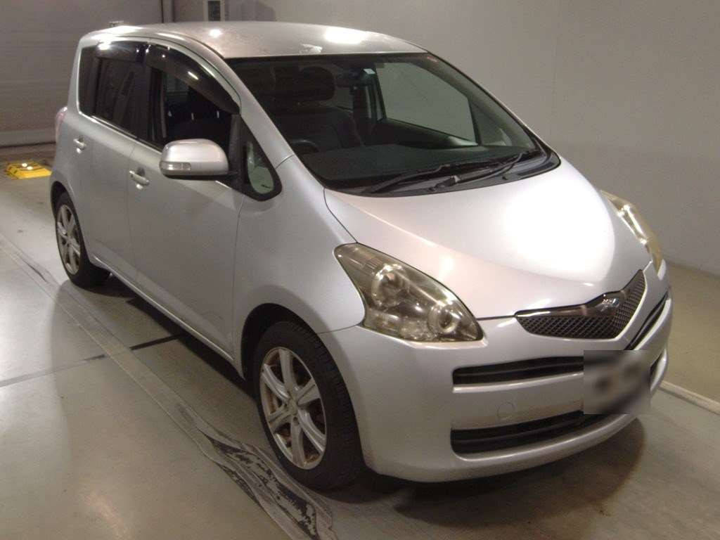 2009 Toyota Ractis SCP100[2]