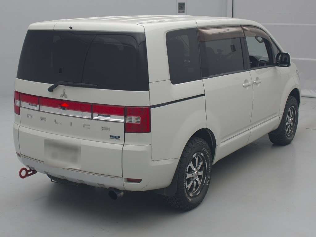 2013 Mitsubishi Delica D5 CV1W[1]