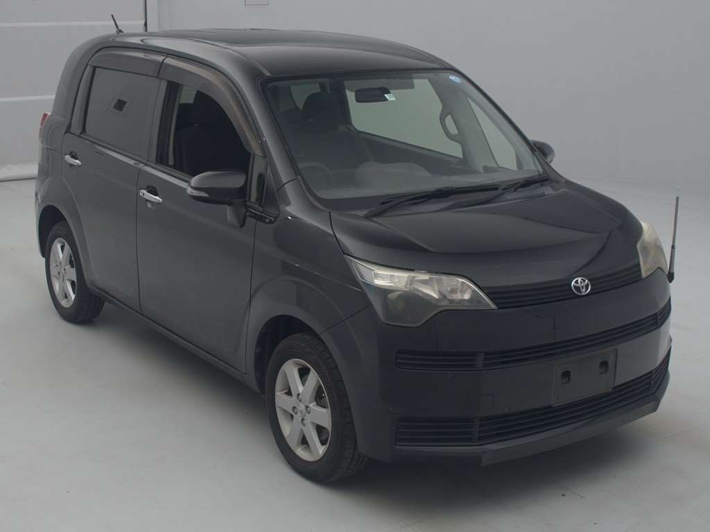 2013 Toyota Spade NCP145[2]