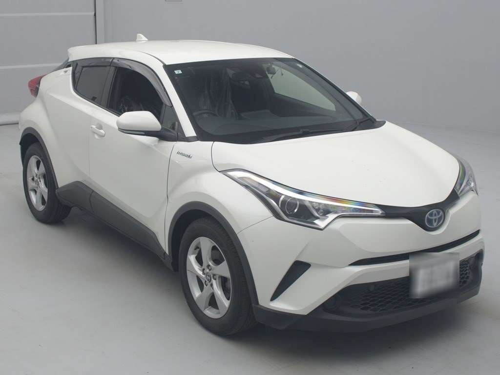 2017 Toyota C-HR ZYX10[2]