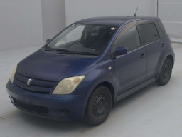 2002 Toyota IST