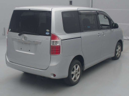 2009 Toyota Noah