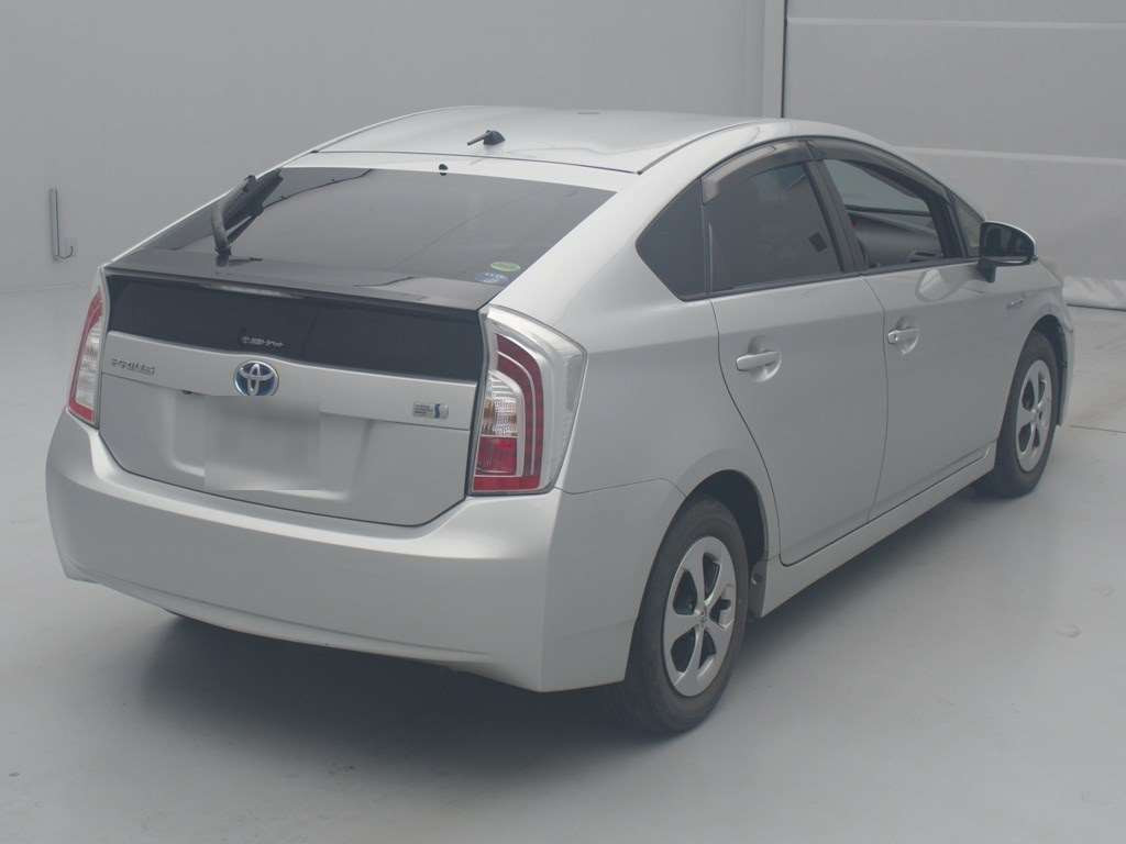 2013 Toyota Prius ZVW30[1]