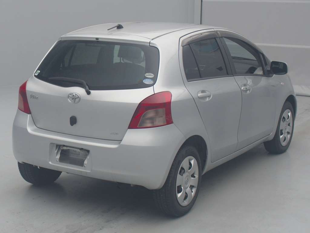 2007 Toyota Vitz NCP95[1]