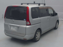 2006 Nissan Serena