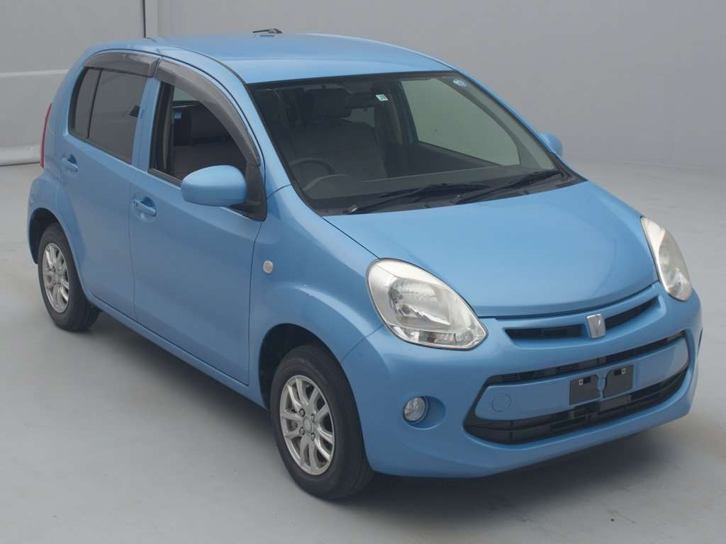 2016 Toyota Passo KGC35[2]