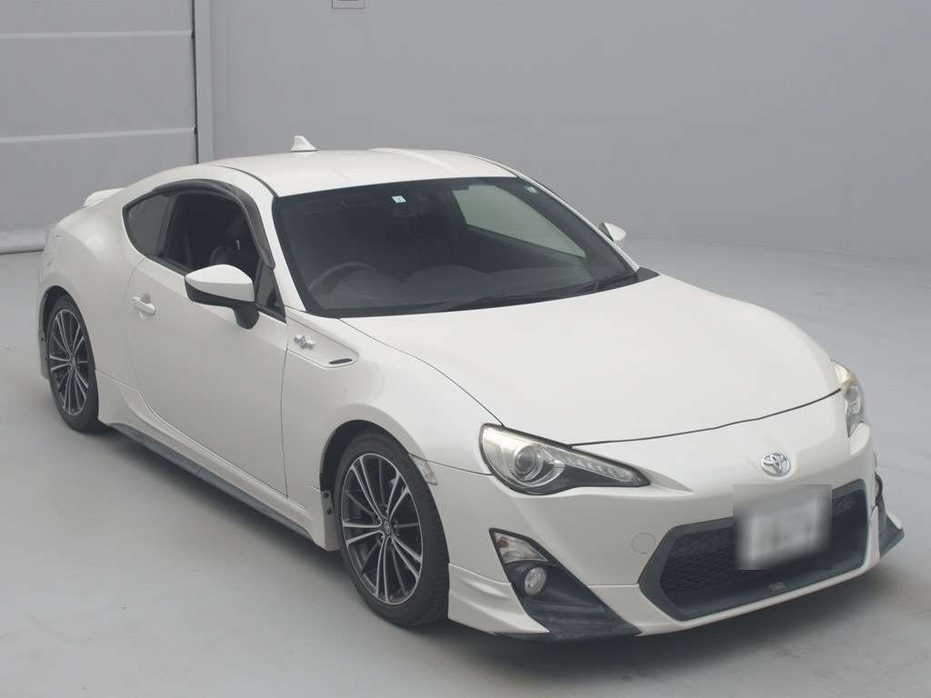 2013 Toyota 86 ZN6[2]