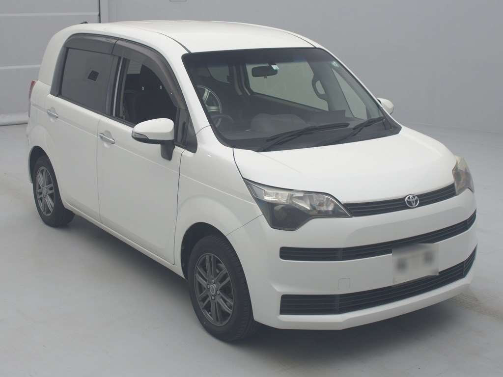 2014 Toyota Spade NCP145[2]