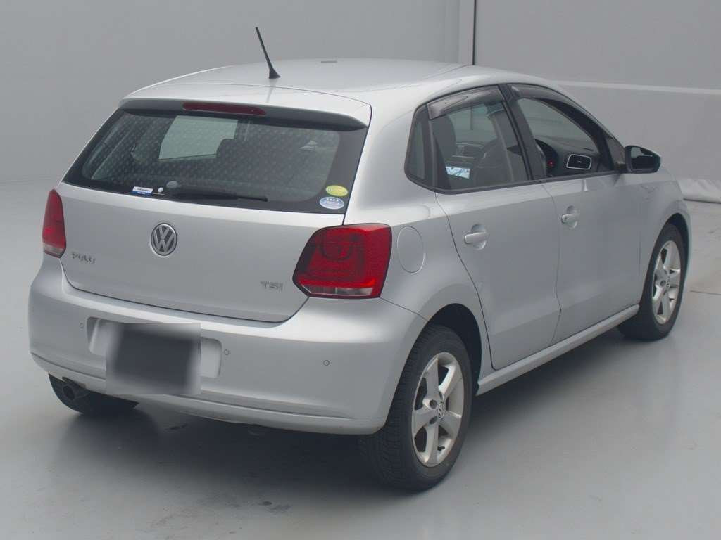 2011 Volkswagen Polo 6RCBZ[1]