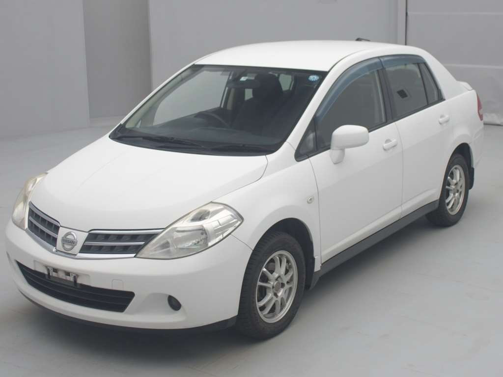 2011 Nissan Tiida Latio SNC11[0]