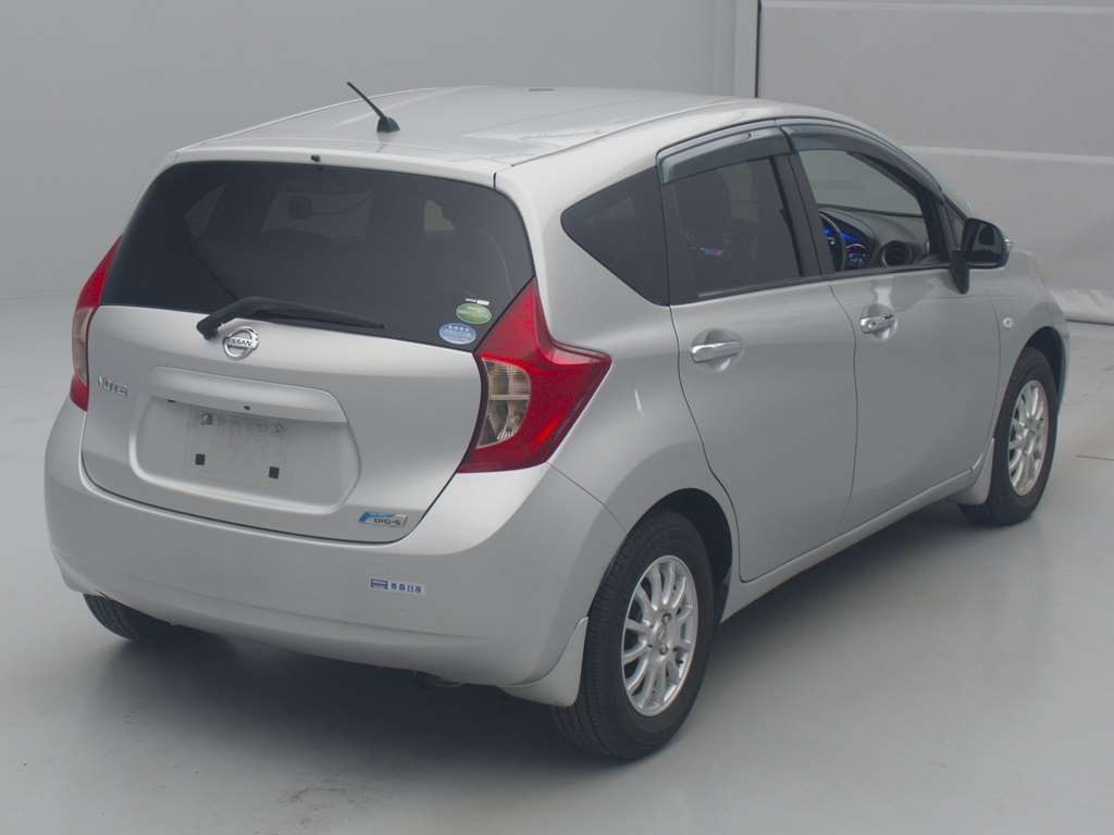 2013 Nissan Note E12[1]