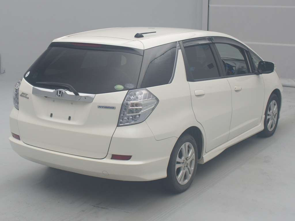 2013 Honda Fit Shuttle Hybrid GP2[1]