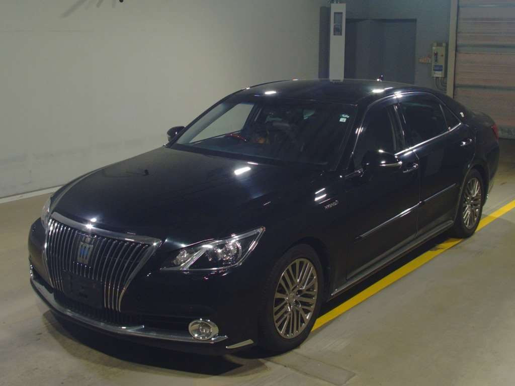 2014 Toyota Crown Majesta GWS214[0]