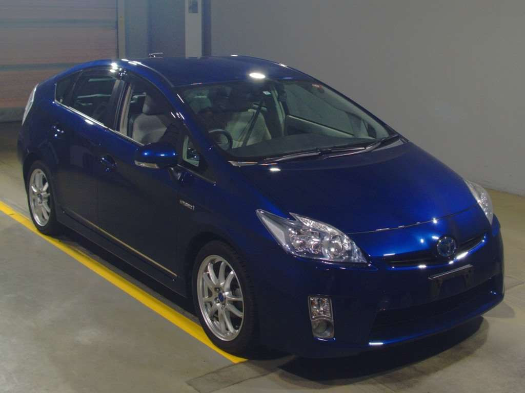 2011 Toyota Prius ZVW30[2]