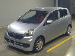 2015 Daihatsu Mira es