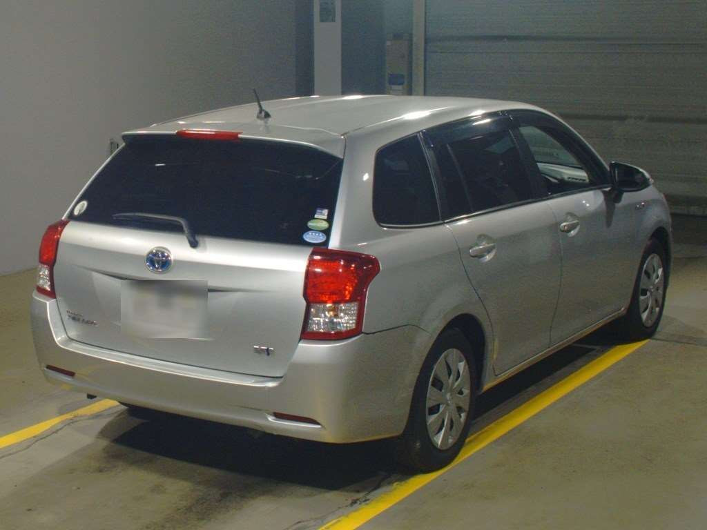 2013 Toyota Corolla Fielder NKE165G[1]