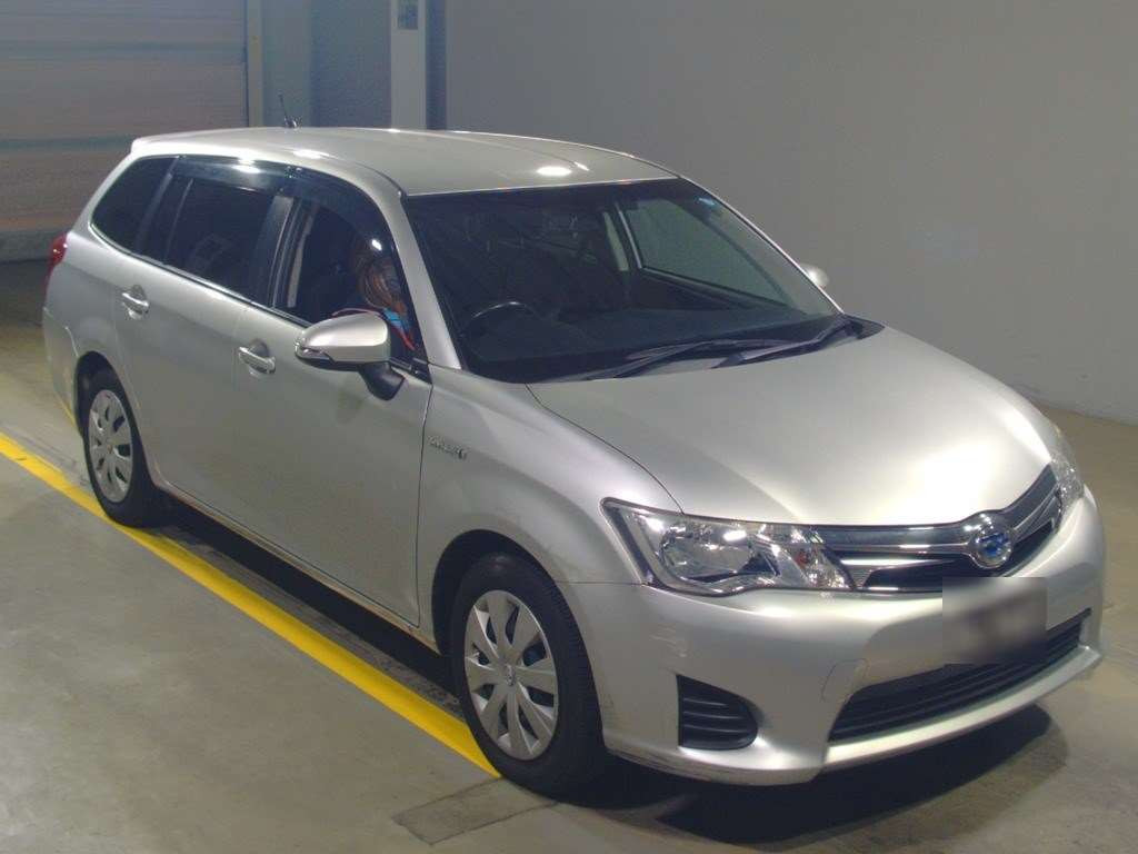 2013 Toyota Corolla Fielder NKE165G[2]