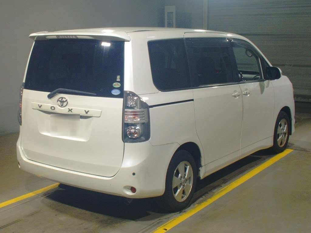 2007 Toyota Voxy ZRR70G[1]