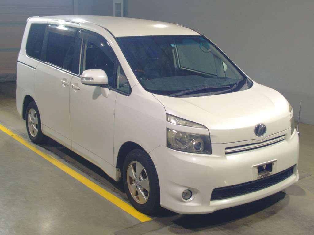 2007 Toyota Voxy ZRR70G[2]