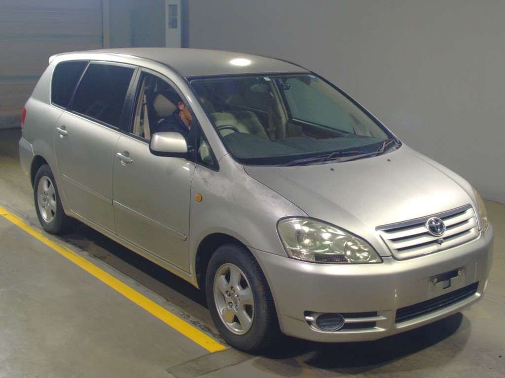 2001 Toyota Ipsum ACM21W[2]