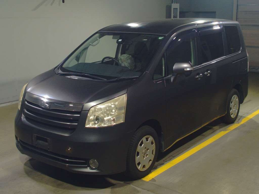 2010 Toyota Noah ZRR70G[0]