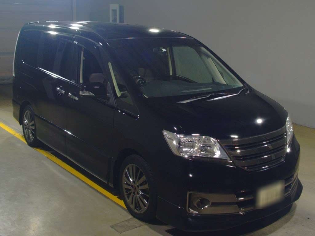 2012 Nissan Serena C26[2]