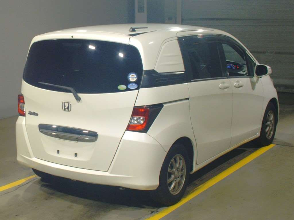 2011 Honda Freed Spike GB3[1]